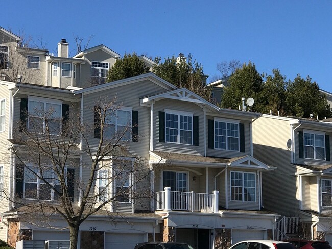 Building Photo - 3036 King Court