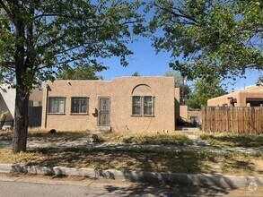Building Photo - 1113 Gold Ave SW