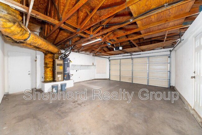 Building Photo - 23643 Birdsong Ct