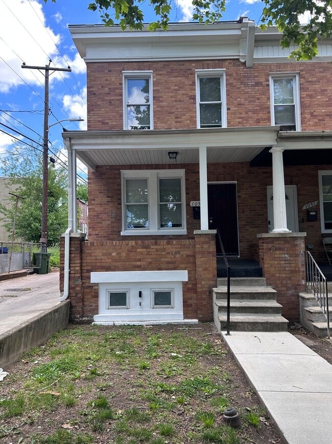 Building Photo - 1053 N Kenwood Ave