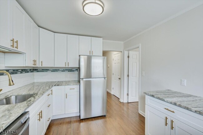 Foto del edificio - 432 Rosetta Pl