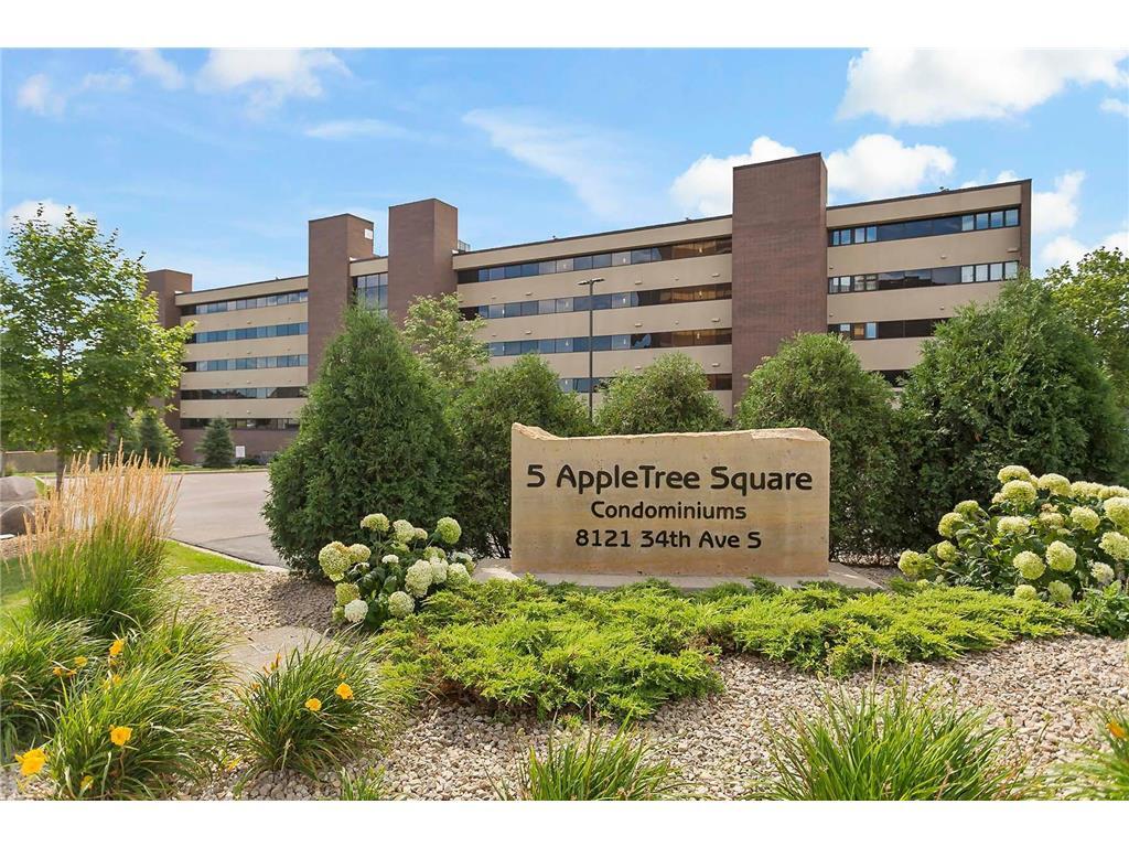 Foto principal - 8121 34th Ave S