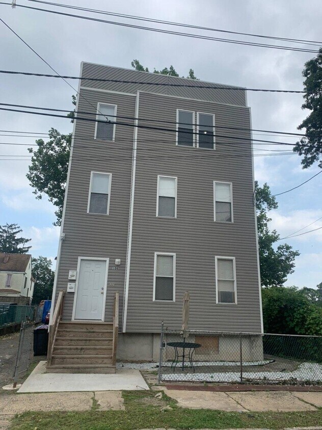 106 Martens Ave, Newark, NJ 07106 106 Martens Ave Newark, NJ
