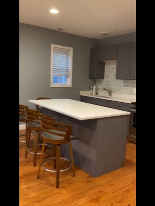 Foto del edificio - 2719 W 24th Pl