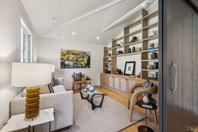 Foto del edificio - 1423 Butterfield Rd
