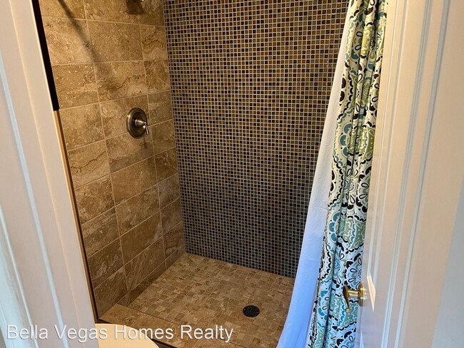 Building Photo - 3 br, 2 bath House - 408 Key Biscayne Ave