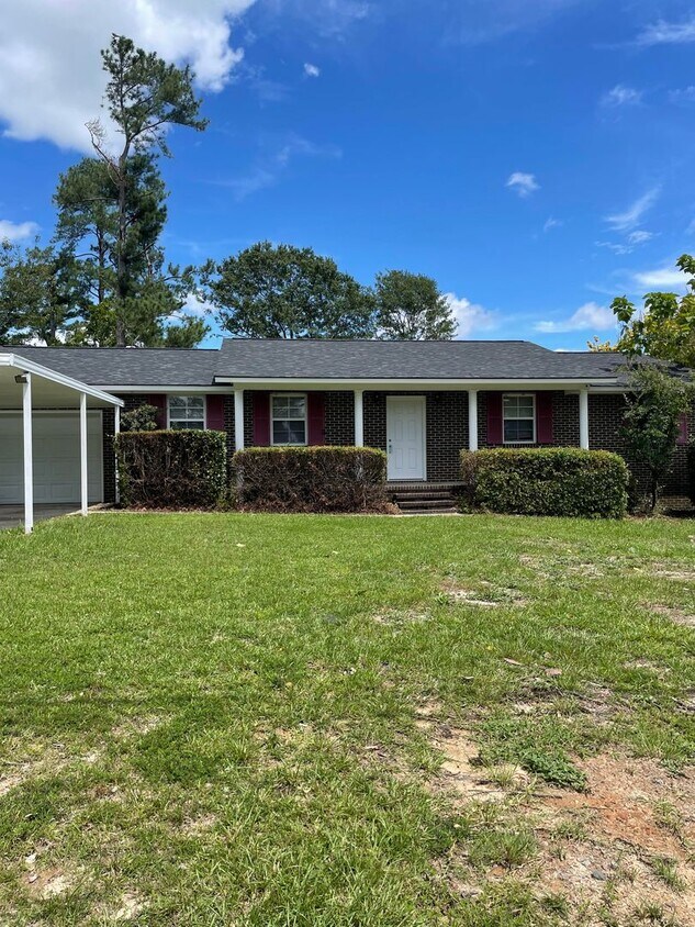 Foto principal - Charming Three Bedroom Brick Ranch in Colu...