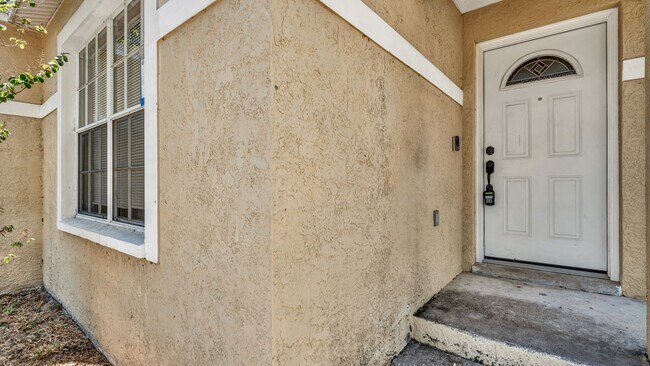 Foto del edificio - 3 bedroom 2 bath Gem!