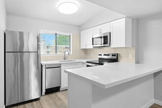 Building Photo - Echelon Apartments