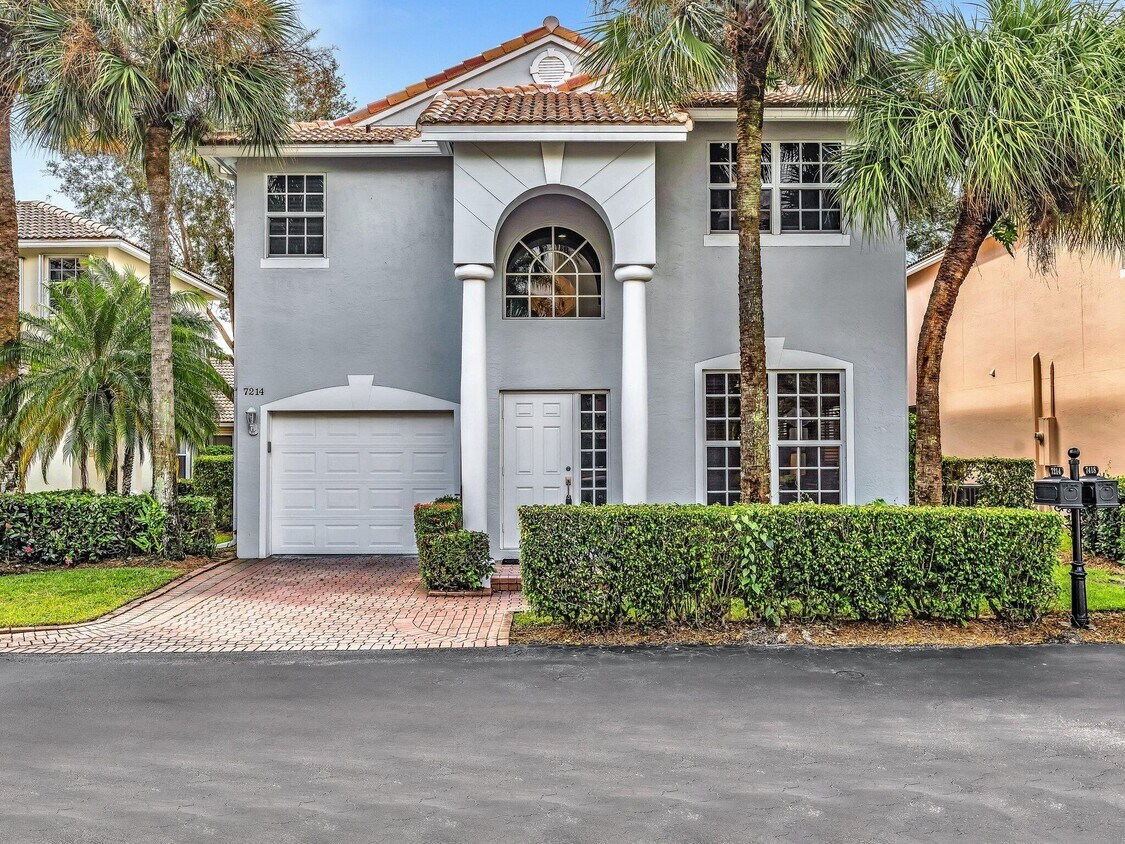 Foto principal - 7214 Panache Way
