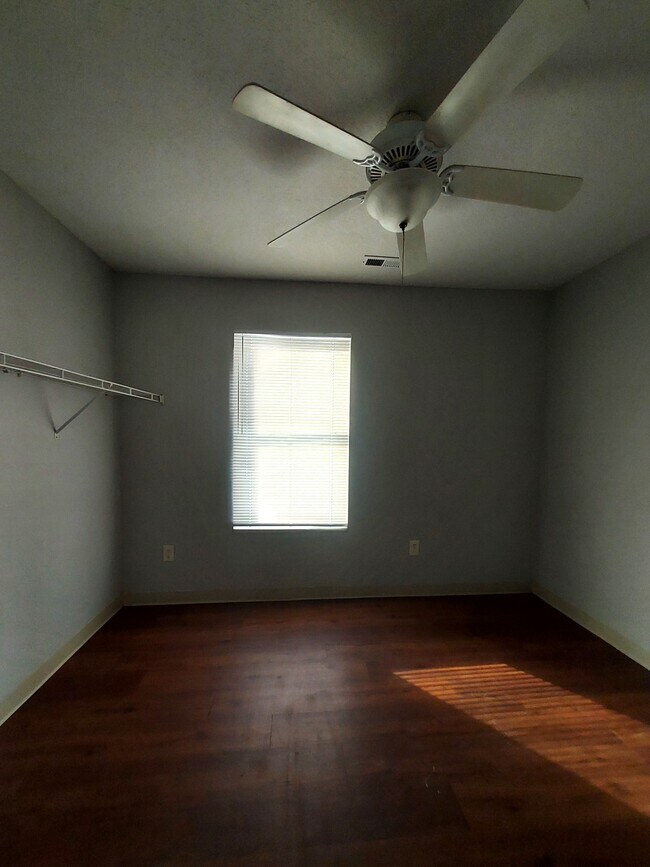 Building Photo - 179 S 6th St