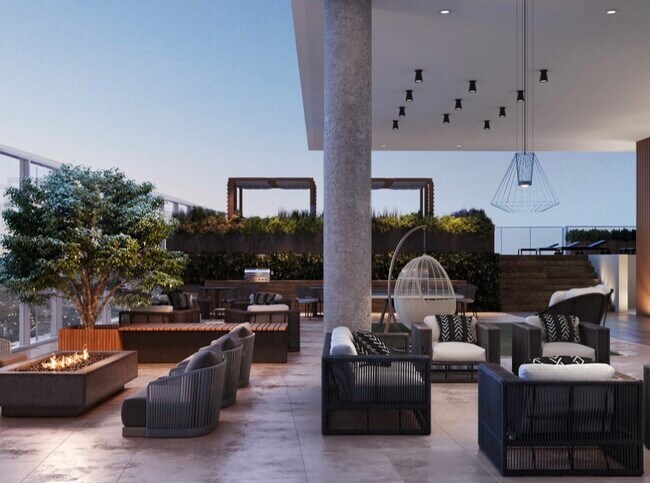 Rooftop amenity level 34 - 1616 West End