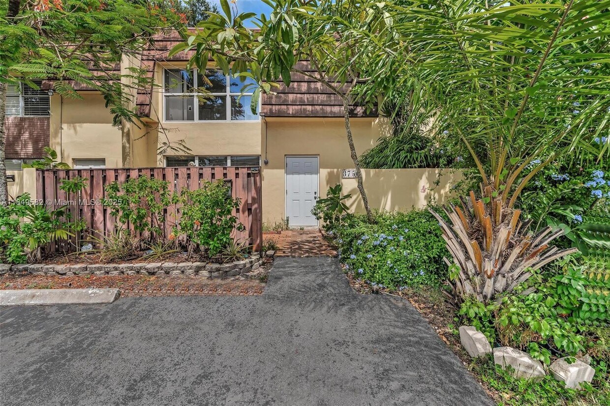 Foto principal - 3750 SW 60th Terrace