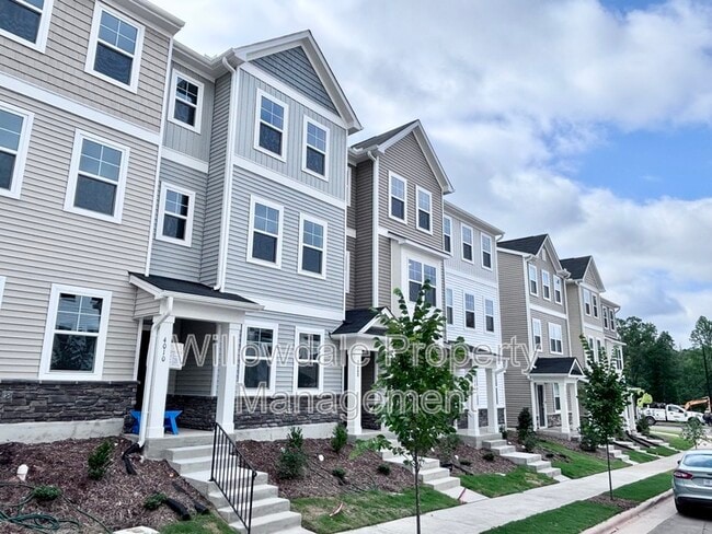 Foto del edificio - 4010 Silver Oak Ln