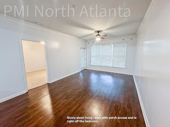Building Photo - Dundwoody Condo!