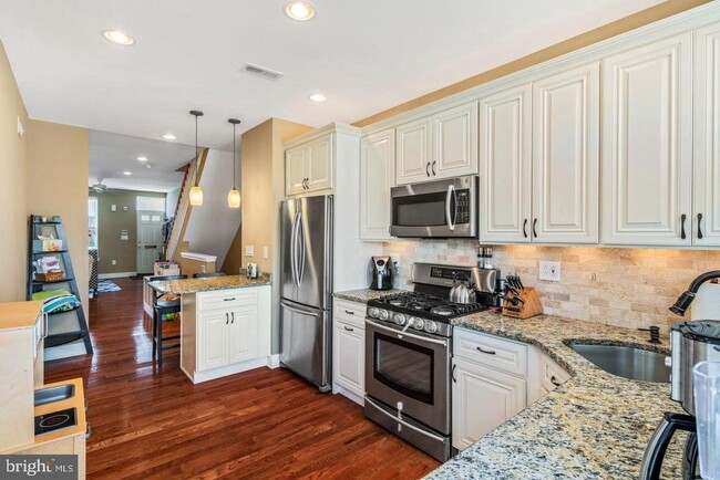 Foto del edificio - 2422 Kimball St