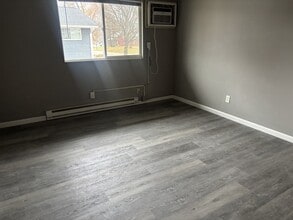 Building Photo - 2455 5th Ave