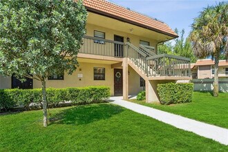 Building Photo - 21915 Lake Forest Cir