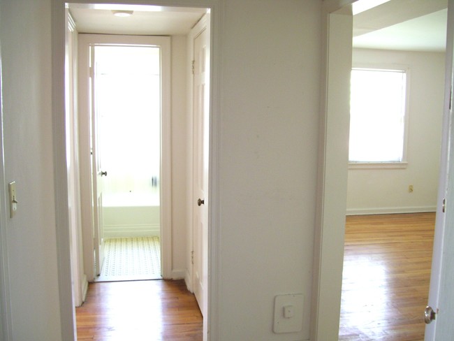 Entrance/Hall - Historic Hillcrest Village Apartments