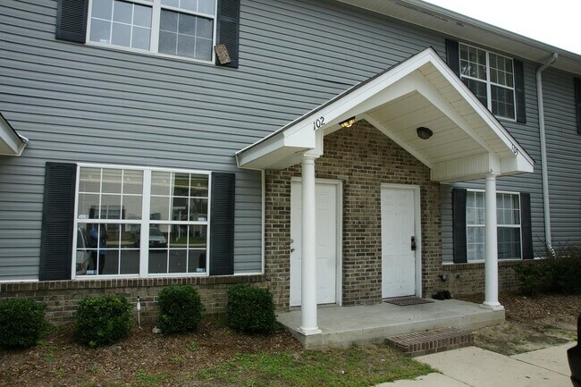 Building Photo - 3100 Dian Rd