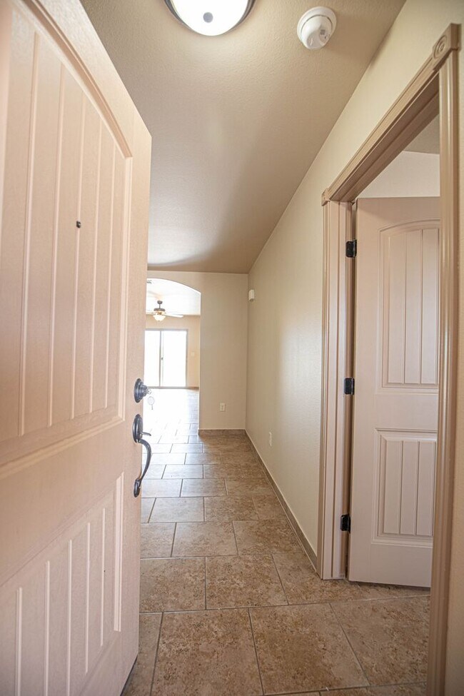 Foto del edificio - Cozy 3 Bed 2 Bath You've Been Looking For!