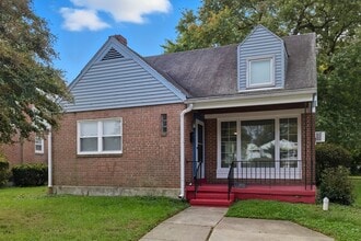 Building Photo - 4311 Kennison Ave