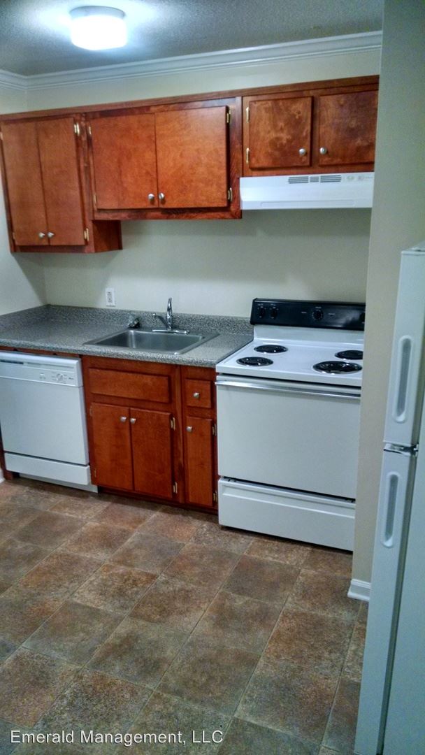 Building Photo - 4695 Cook Dr