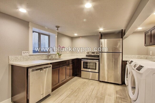 Photo - 2 Bed, 1 Bath Unit in Laurelhurst Plex House