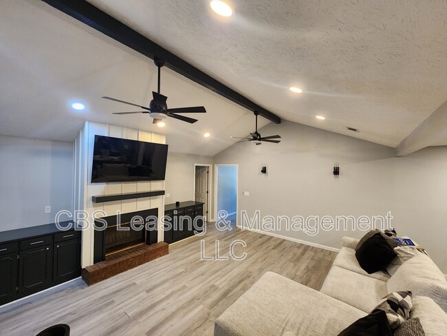 Foto del edificio - 5126 Stonegate Dr