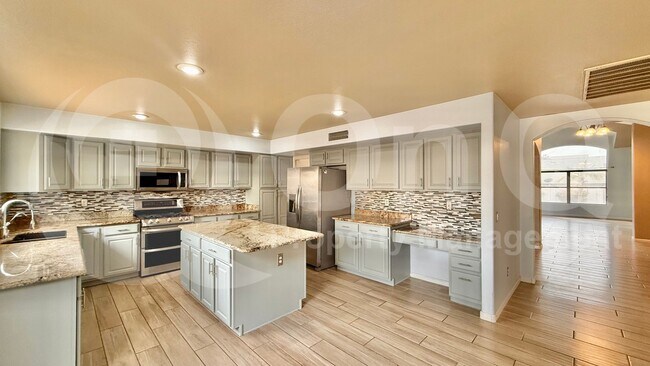 Foto del edificio - 3130 W Knudsen Dr