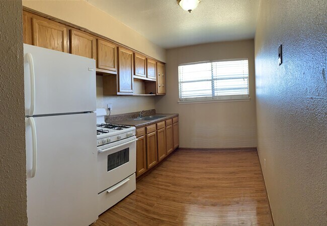 Building Photo - 3525 Sheridan St