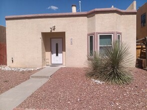 Building Photo - 7717 Sandlewood Dr NW