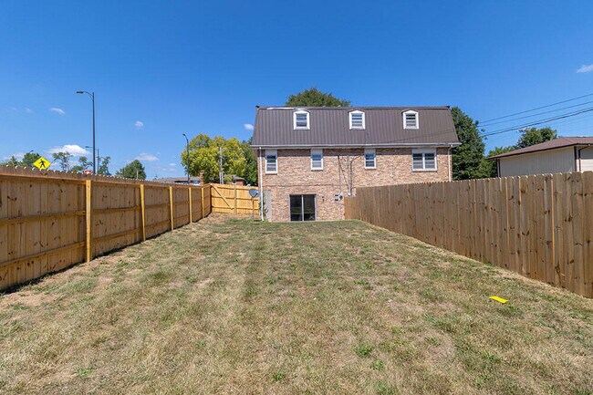 Building Photo - 6108 E St Charles Rd