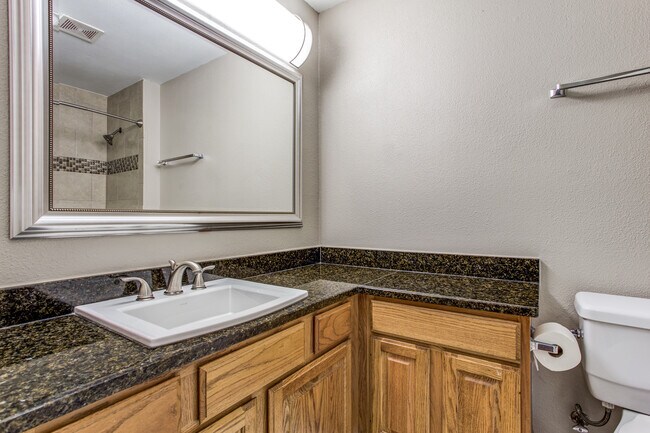 Foto del edificio - 12025 Shady Springs Rd