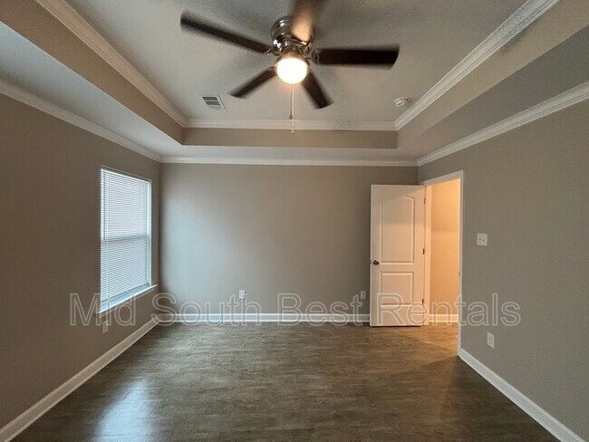 Foto del edificio - 107 Redbud Ct