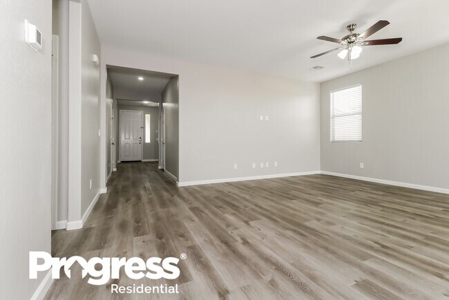 Foto del edificio - 7760 W Glass Ln