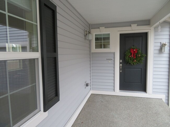 Building Photo - 1077 Hiton Cir
