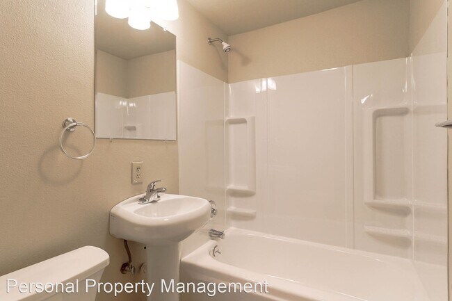 Foto del edificio - 2 br, 1 bath House - 910 NE 86th St