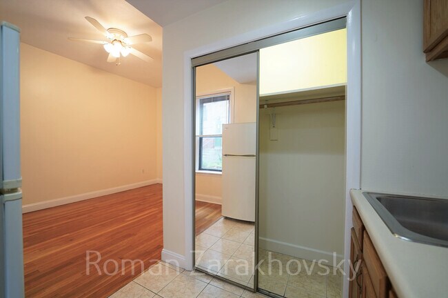 Building Photo - 1482 Beacon St