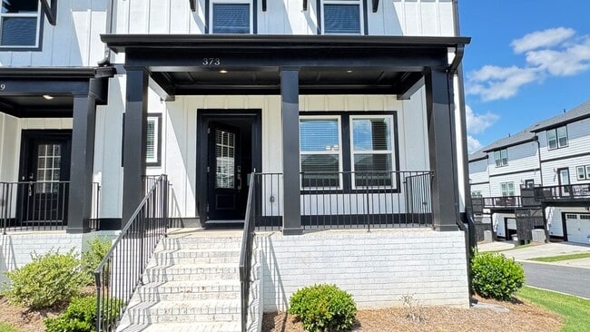 Building Photo - 373 Lincoln St