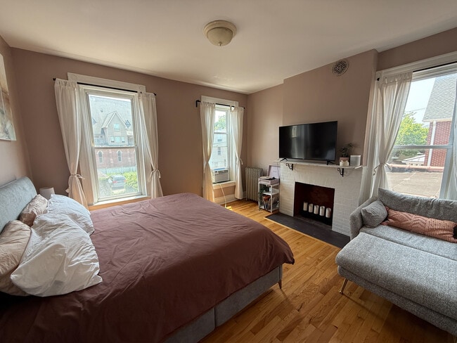 Building Photo - 119 Olive St