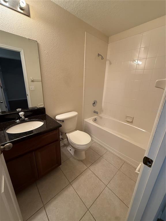 Foto del edificio - 584 Cresting Oak Cir