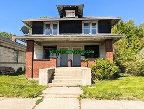Building Photo - 1720-1722 S Boots St