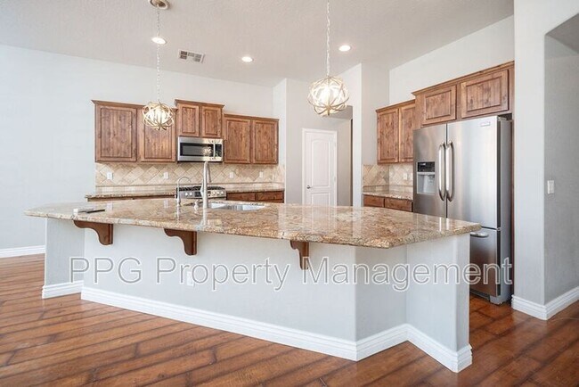 Building Photo - 1748 W Aloe Vera Dr