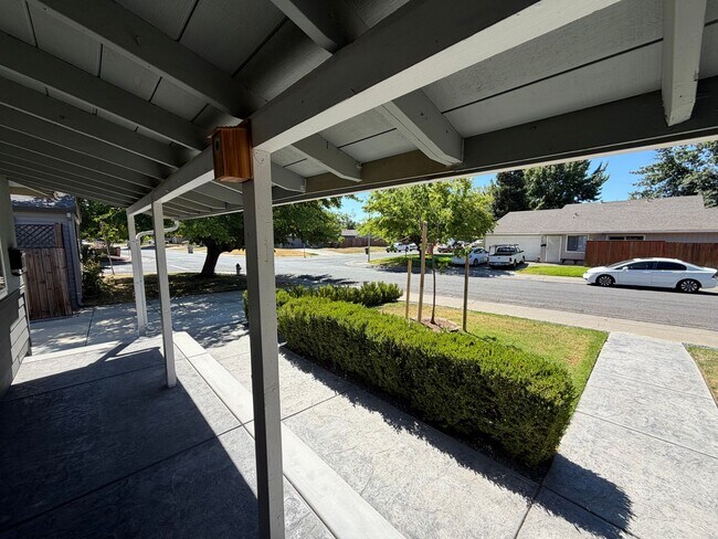 Foto del edificio - 3 Bedroom | 2 Bathroom | Single-Family Home in Sacramento
