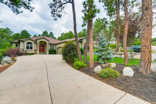 Building Photo - 17390 Lamplight Dr