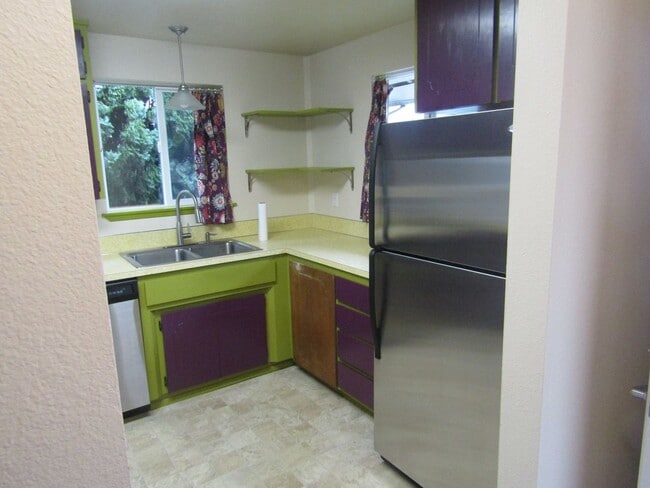 Building Photo - 508 North Street SE