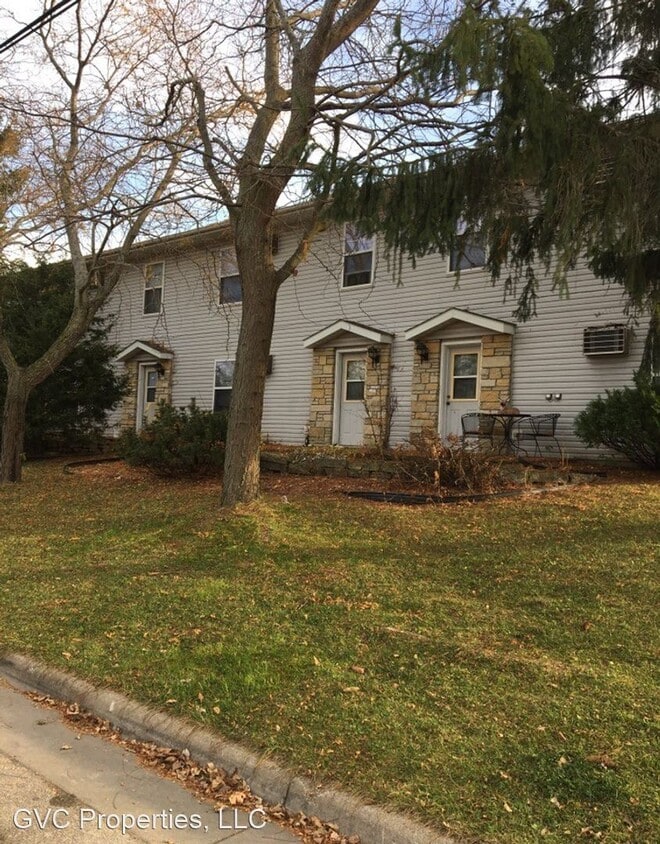 Primary Photo - 550 Rublee St