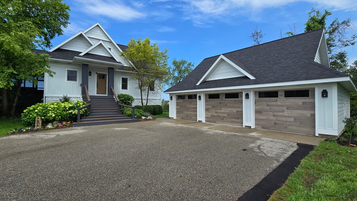 Foto principal - 7616 1st St