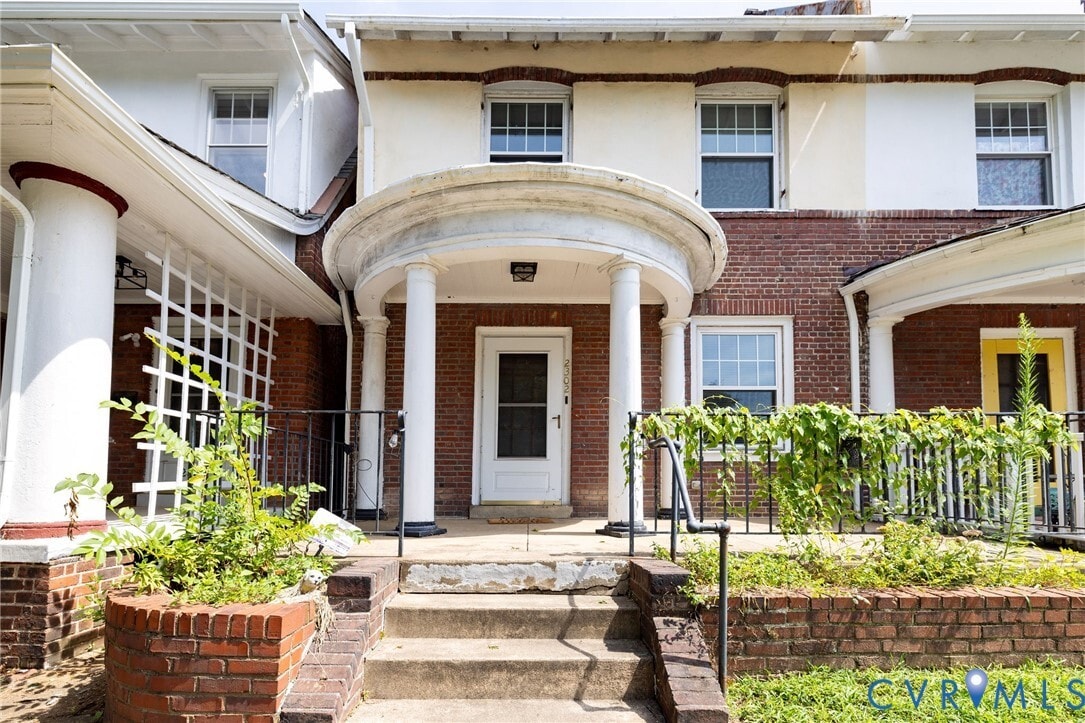 Primary Photo - 2302 Maplewood Ave